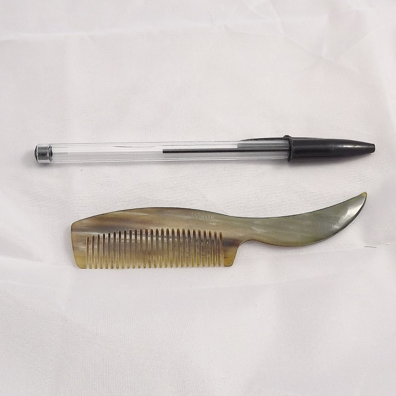 Peigne Moustache Pliable Avec Décapsuleur | Argenté | Métal | EDC | Marque AhfuLife