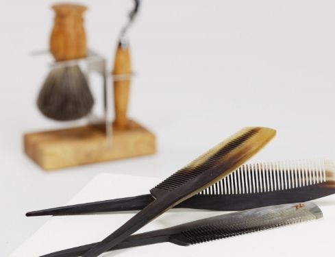 Narrow-toothed combs